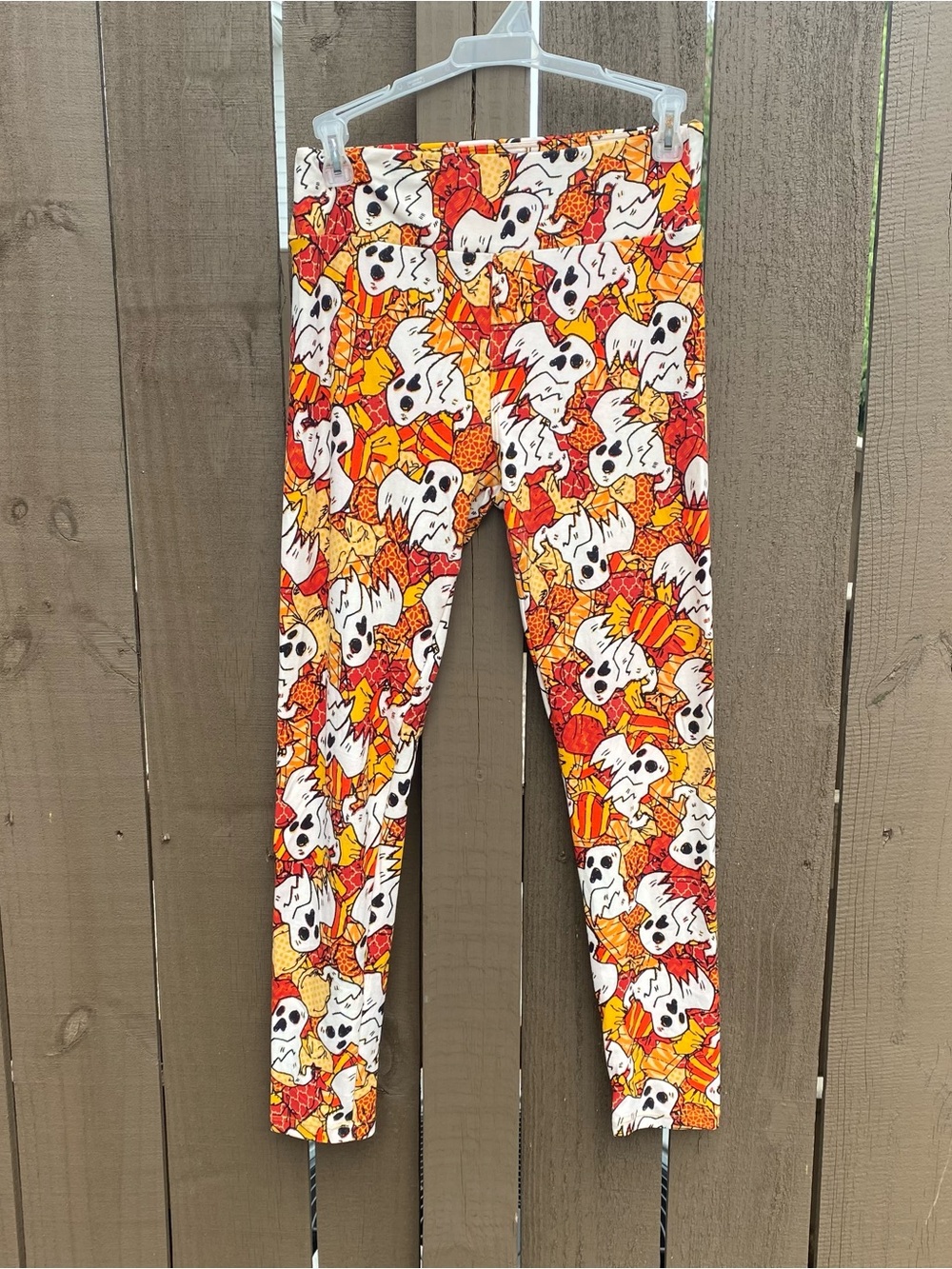 LuLaRoe Halloween Candy Ghost/Spooky Ghost leggings in One Size (OS)